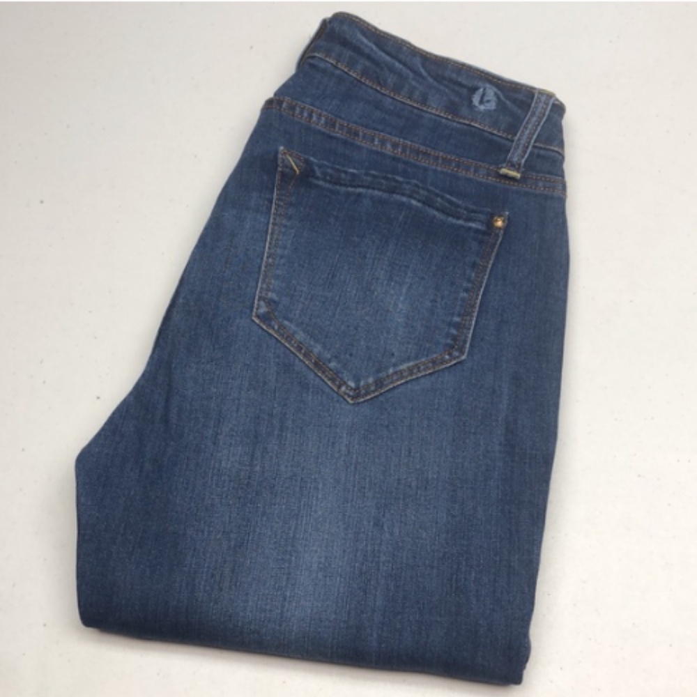 PREMIUM KENZIE MID-RISE STRAIGHT LEG JEANS 6/28x28 ⭐️